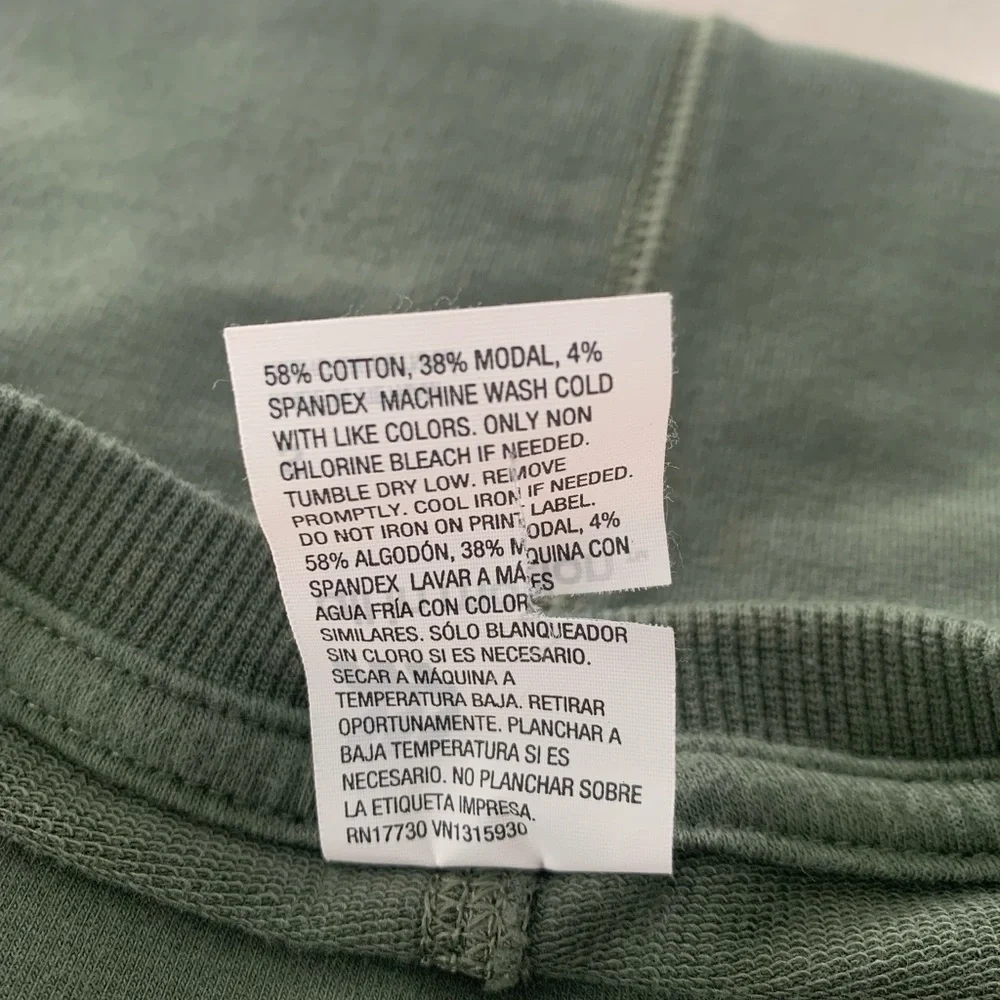 all in motion Cropped Sweatshirt with Pockets - Picture 7 of 7